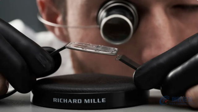 世界上最薄的手表-法拉利和Richard Mille联名款手表
