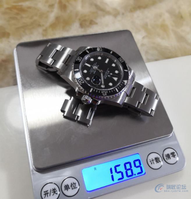 劳力士水鬼的重量都一样的吗？