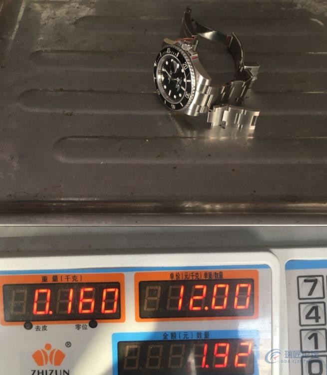 劳力士水鬼的重量都一样的吗？