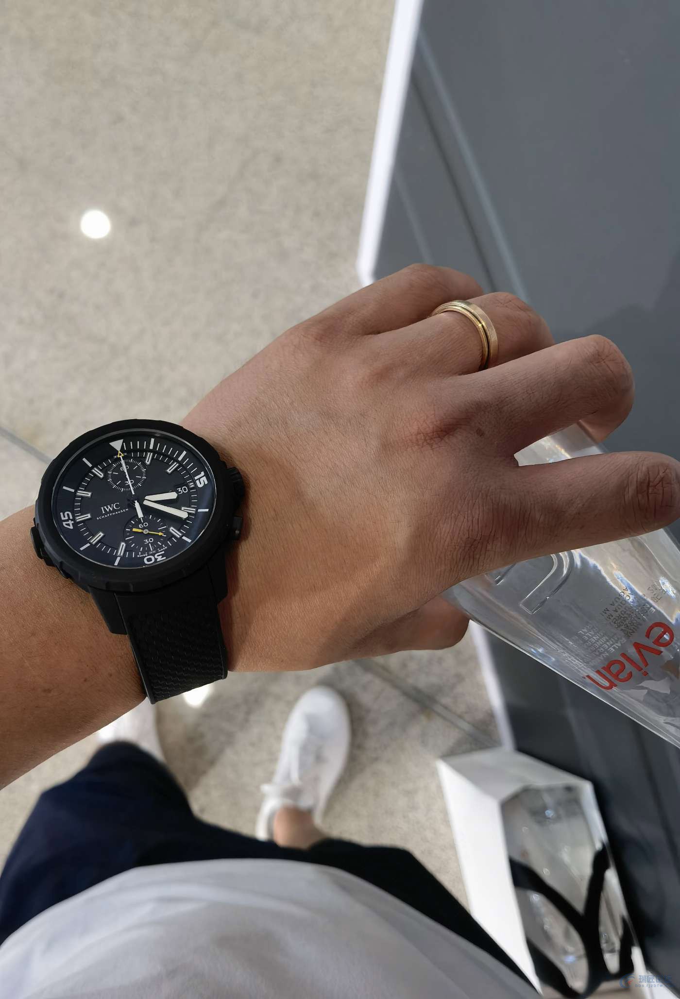 心心念念，最后还是入手万国海洋时计