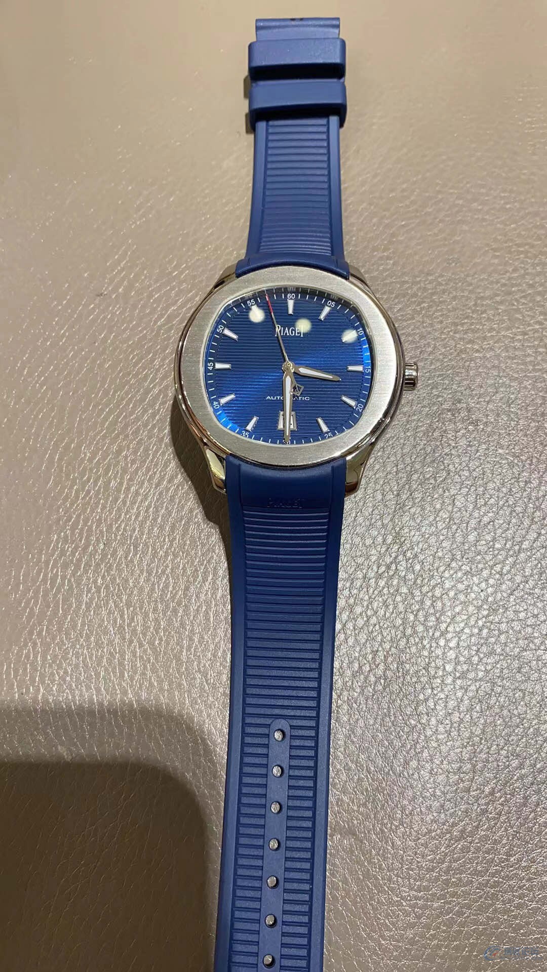 入手伯爵Polo Date运动表