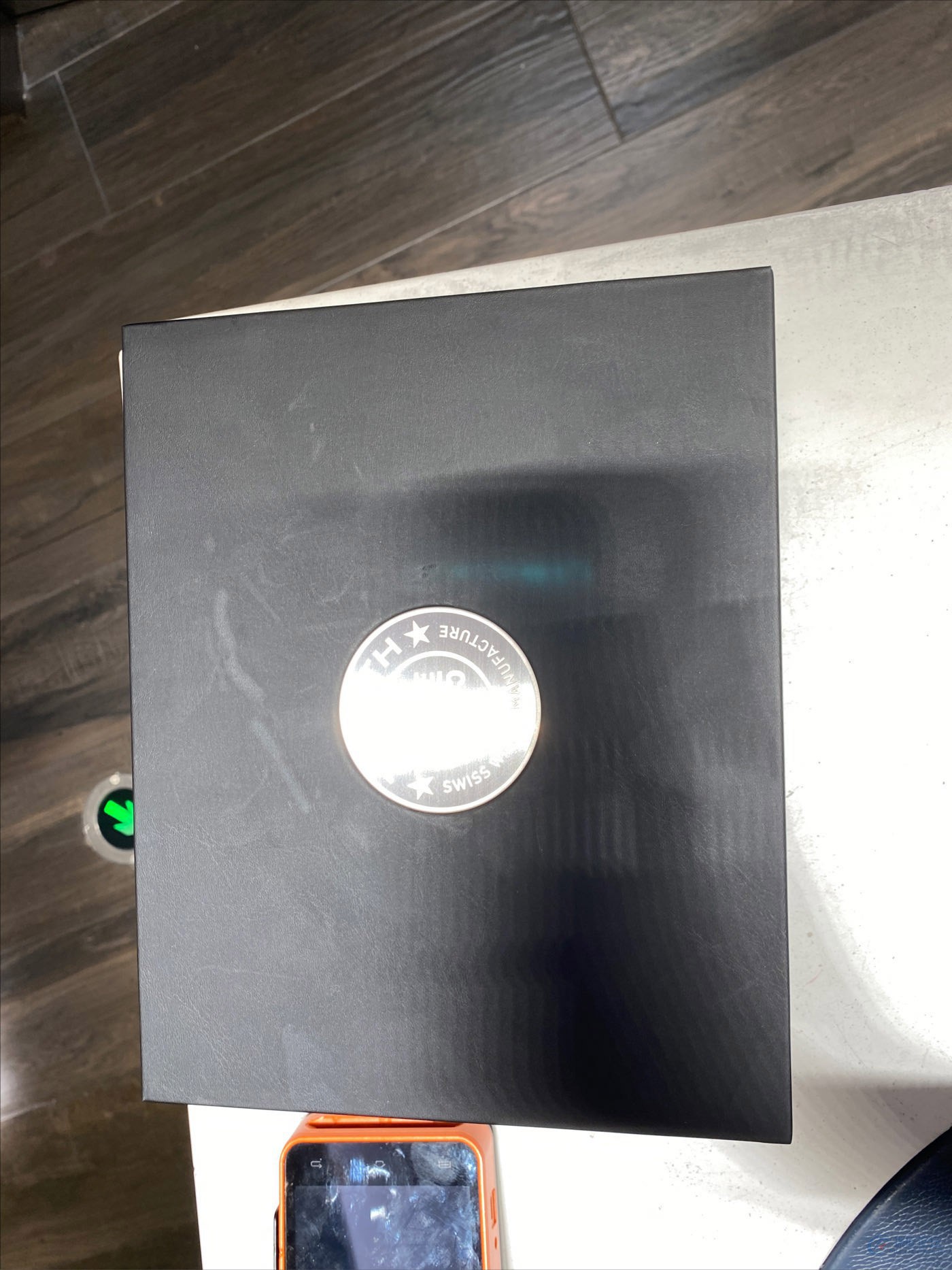 入手镂空科技百秒精确计时腕表