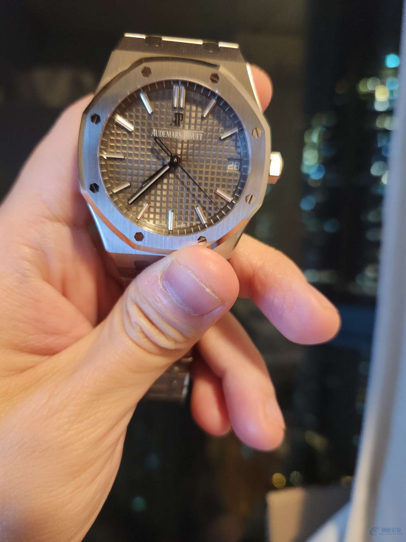 最终还是选择了这款，爱彼15500st灰盘。
