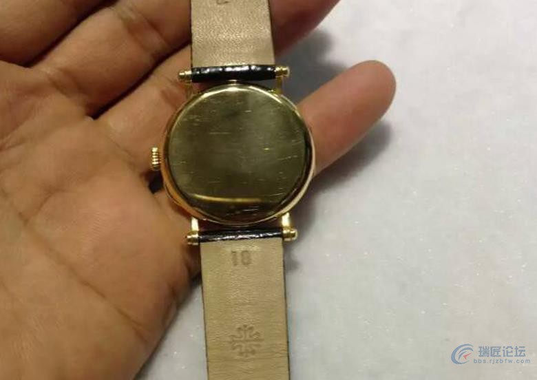 用了几年的百达翡丽18k金3960j腕表还能值多少钱？