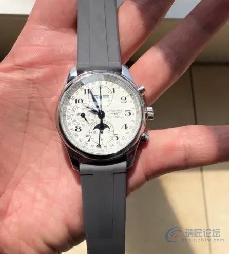 夏天到了，给我的浪琴手表换上橡胶表带