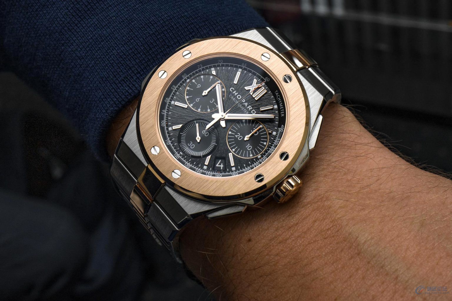 萧邦Alpine Eagle XL Chrono 奢华精钢运动腕表