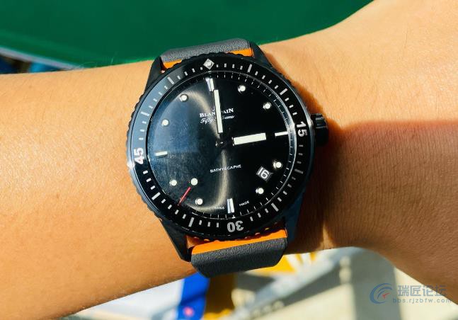 宝珀 五十噚 5000，钢43.6的适合18.5的大手腕吗？