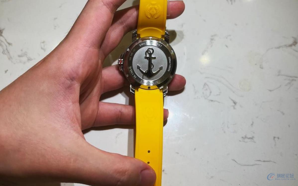 艾米龙挑战者黄色款，第一块潜水风格腕表！