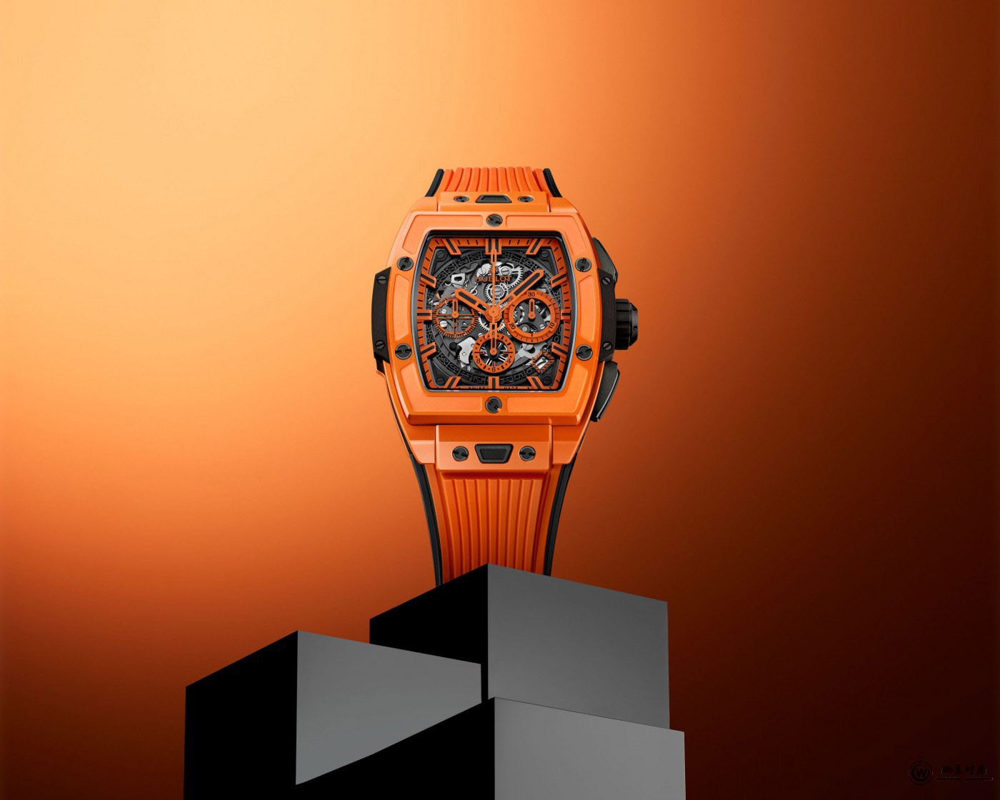HUBLOT宇舶表推出首次在BIG BANG灵魂腕表中运用 橙色陶瓷和雾面碳纤维材质的新作 ...