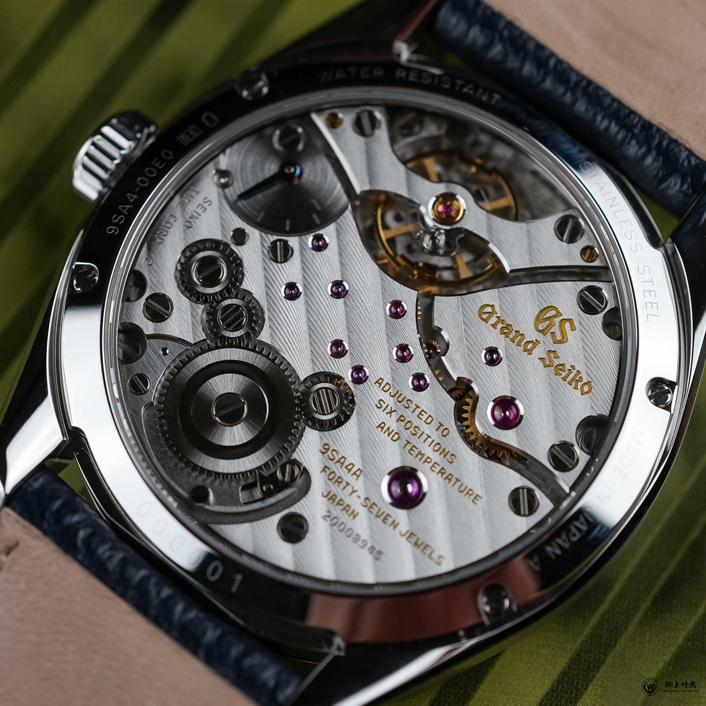 冠蓝狮推出Evolution 9系列Moonlit Birch Hi-Beat 36000 80 Hours SLGW007腕表