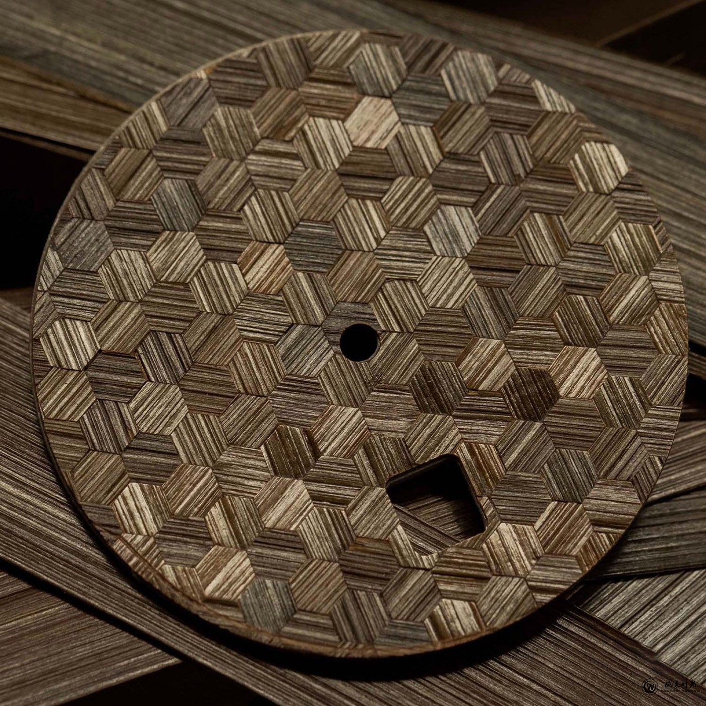 Chopard萧邦推出两款全新L.U.C Quattro Spirit 25麦秆细工镶嵌腕表