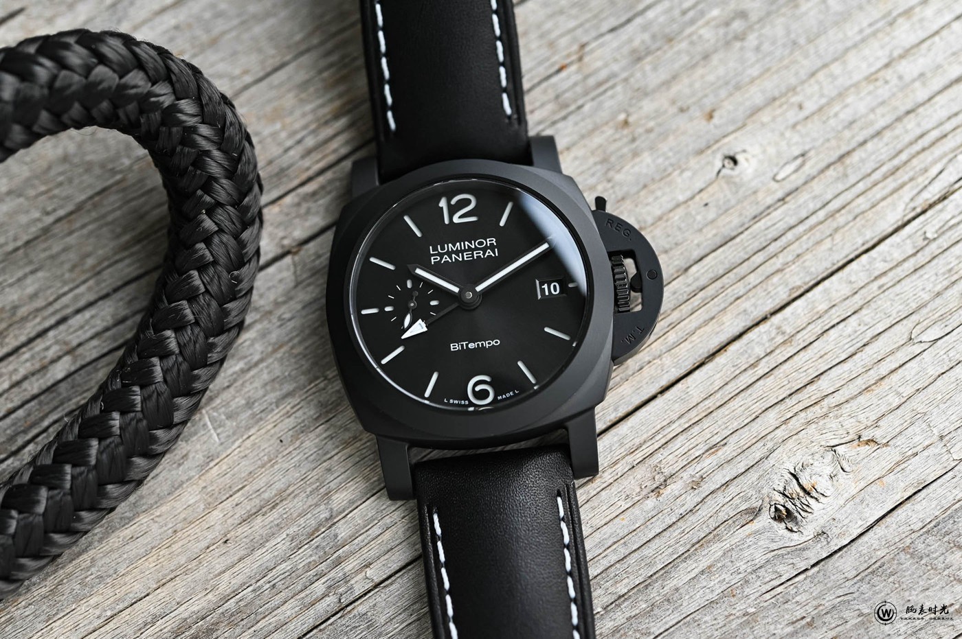 沛纳海推出Luminor GMT Ceramica 40毫米PAM01460黑色陶瓷腕表