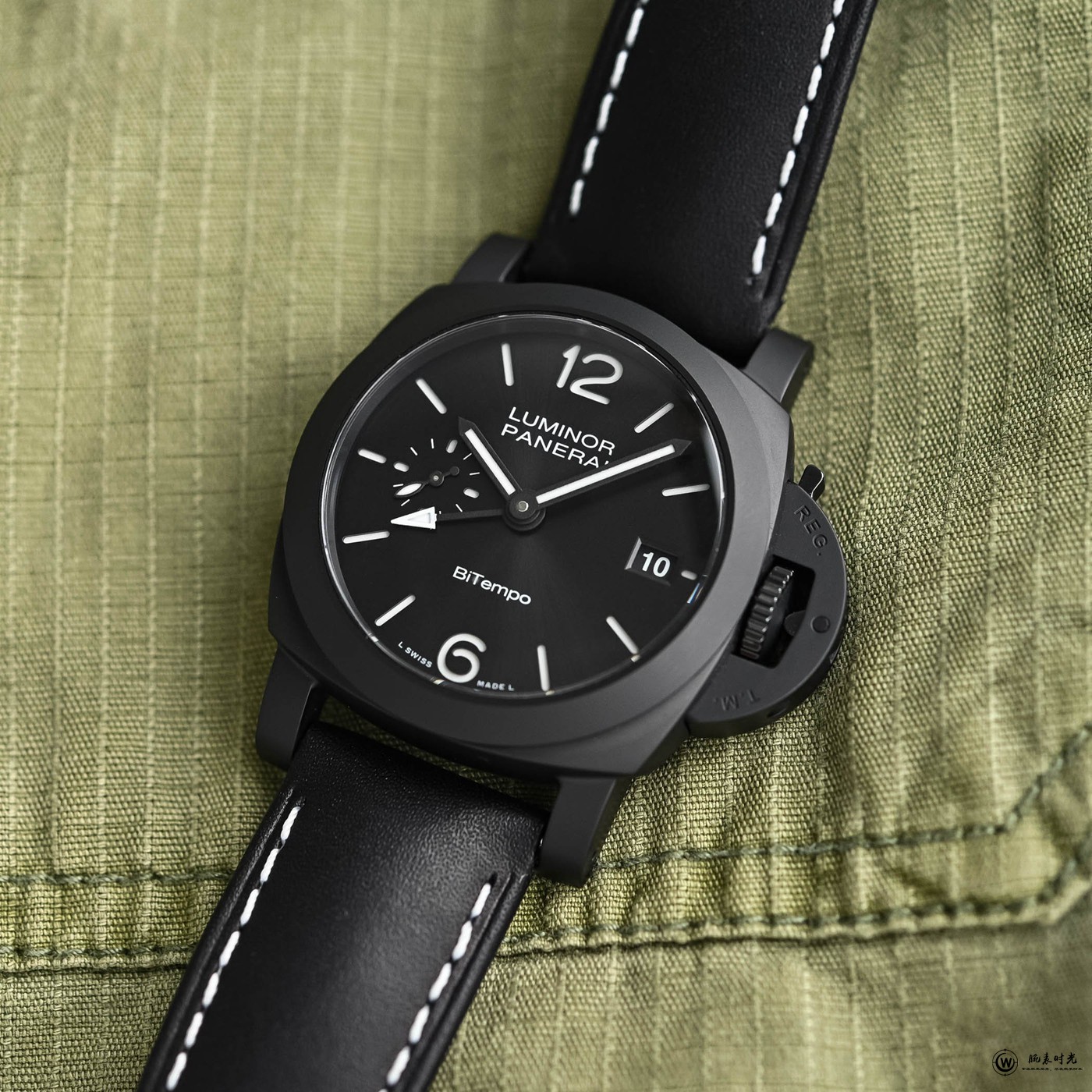 沛纳海推出Luminor GMT Ceramica 40毫米PAM01460黑色陶瓷腕表