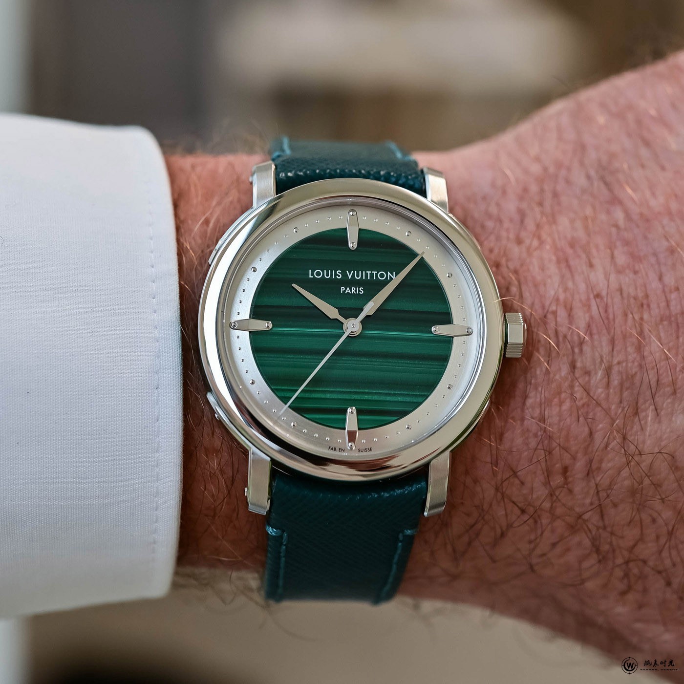 路易威登推出Escale系列孔雀石腕表和绿松石腕表