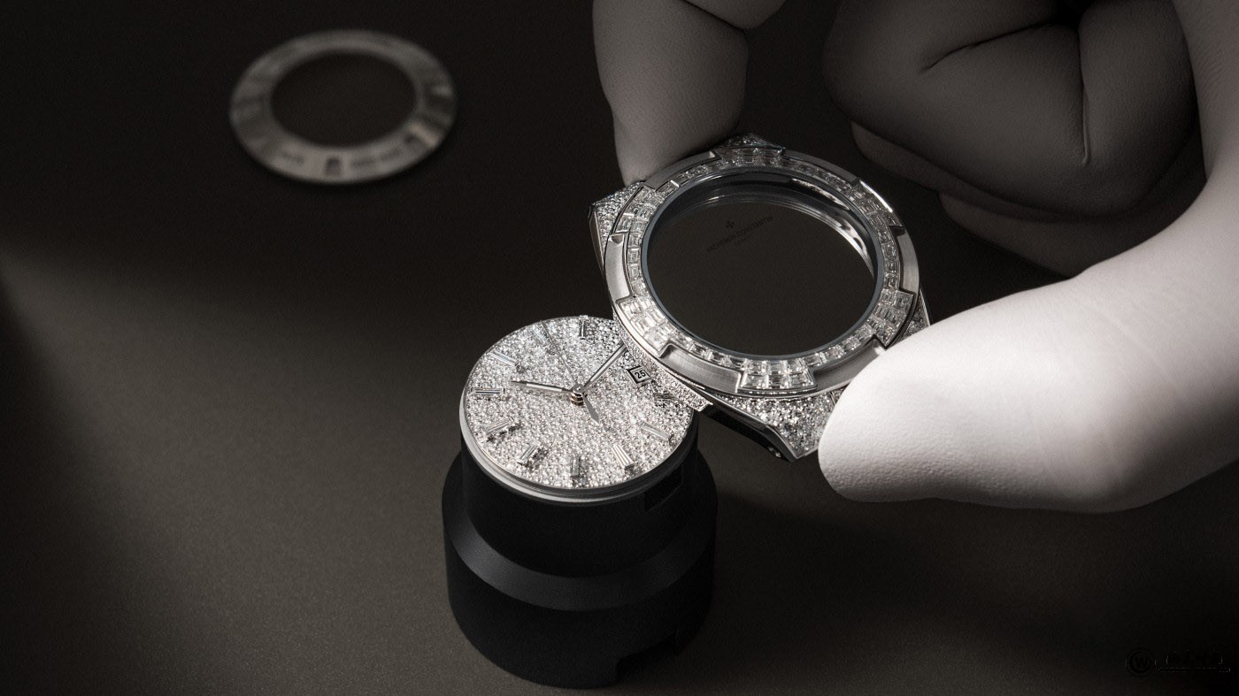 江诗丹顿推出OVERSEAS纵横四海系列自动上链高级珠宝腕表