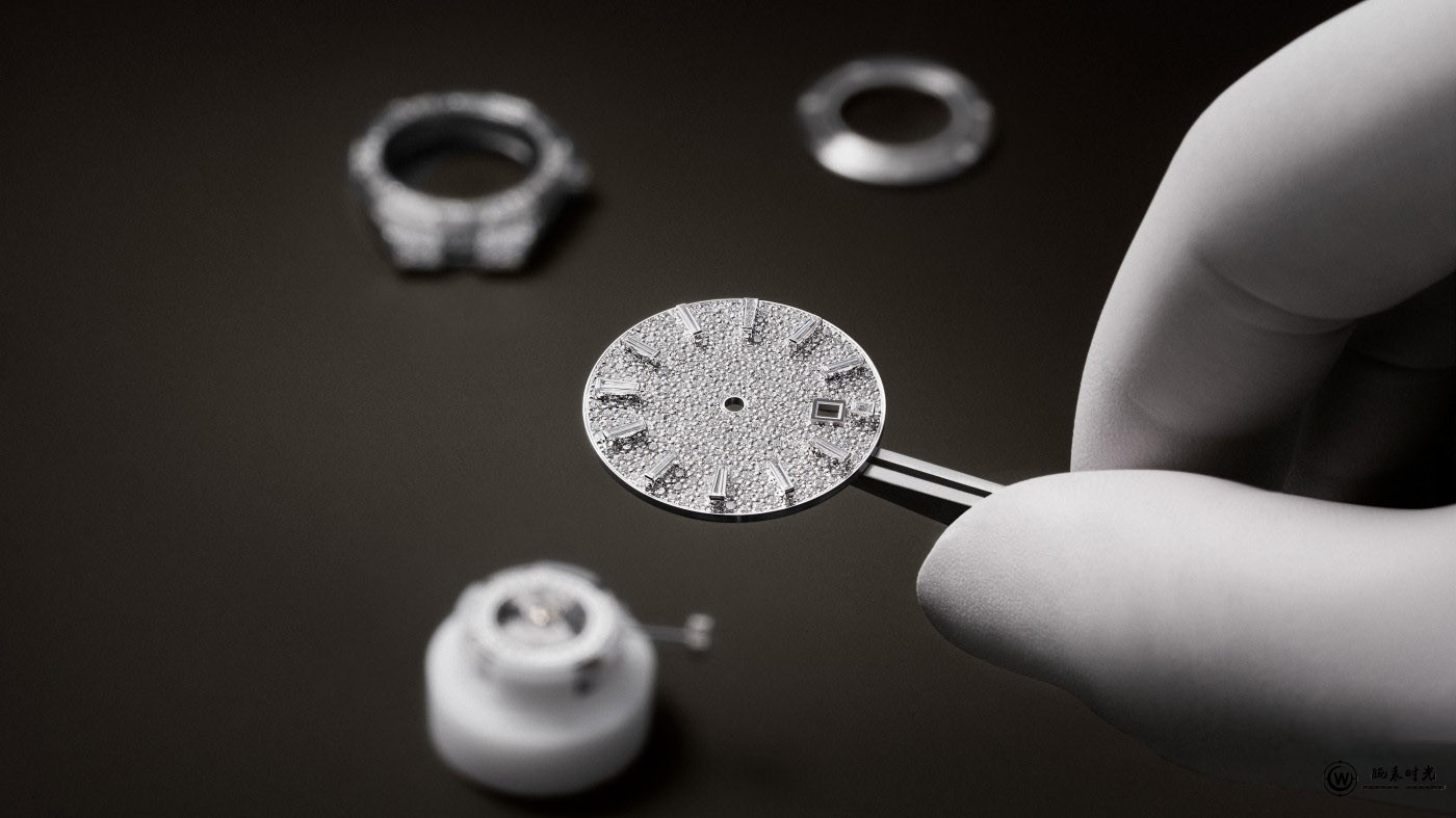 江诗丹顿推出OVERSEAS纵横四海系列自动上链高级珠宝腕表