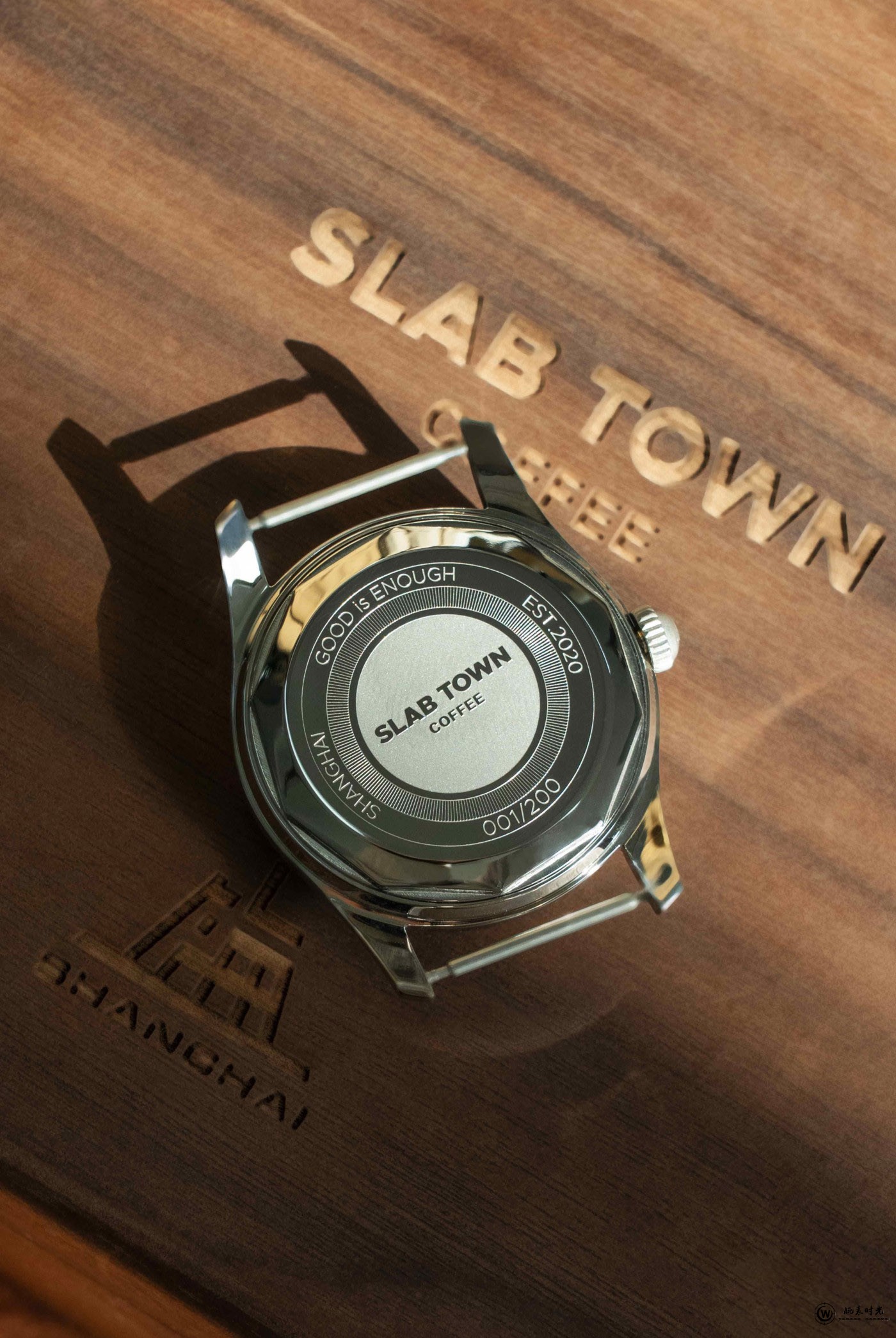 用一杯咖啡时间 定义“好”时光 上海表致敬系列SLAB TOWN限定版腕表限量发布 ...