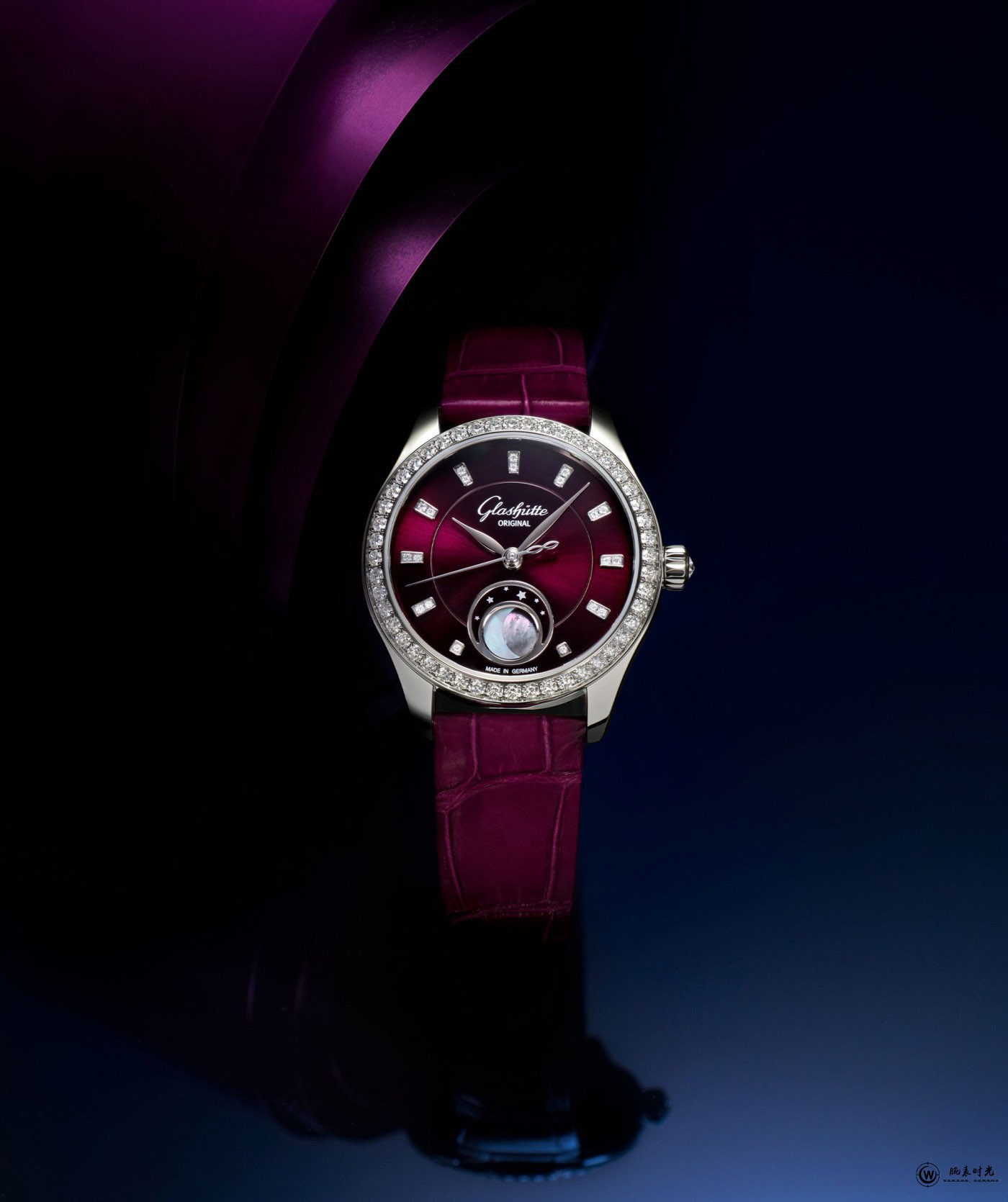 新篇初启 紫气东来 格拉苏蒂原创“紫绒”小夜曲月相腕表