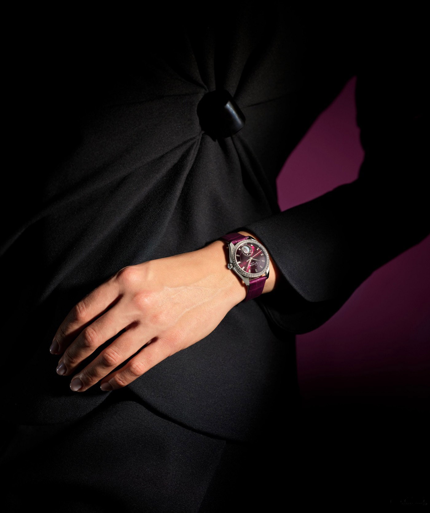 新篇初启 紫气东来 格拉苏蒂原创“紫绒”小夜曲月相腕表