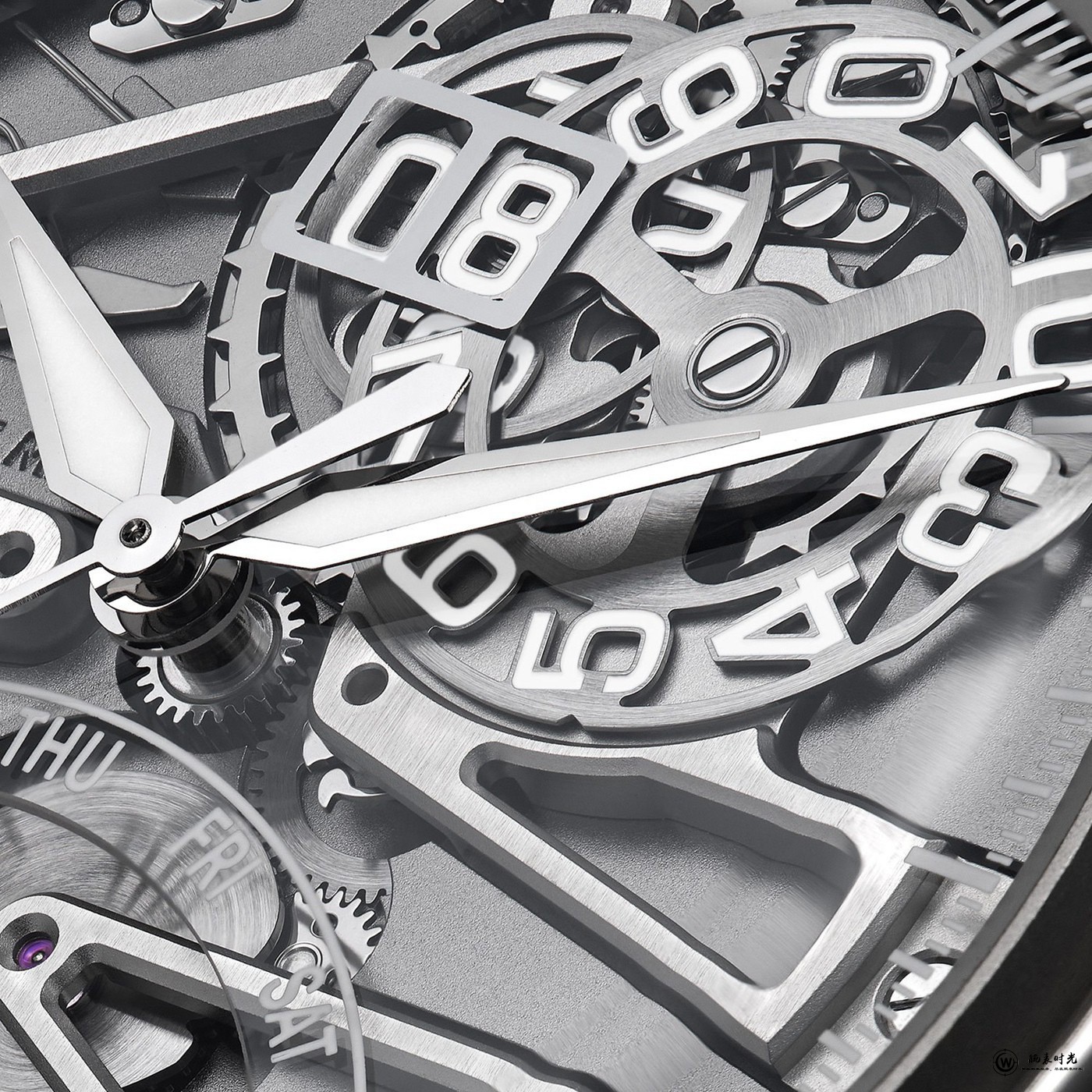 艾美表推出1975 Master Grand Date Retrograde大日历逆跳腕表