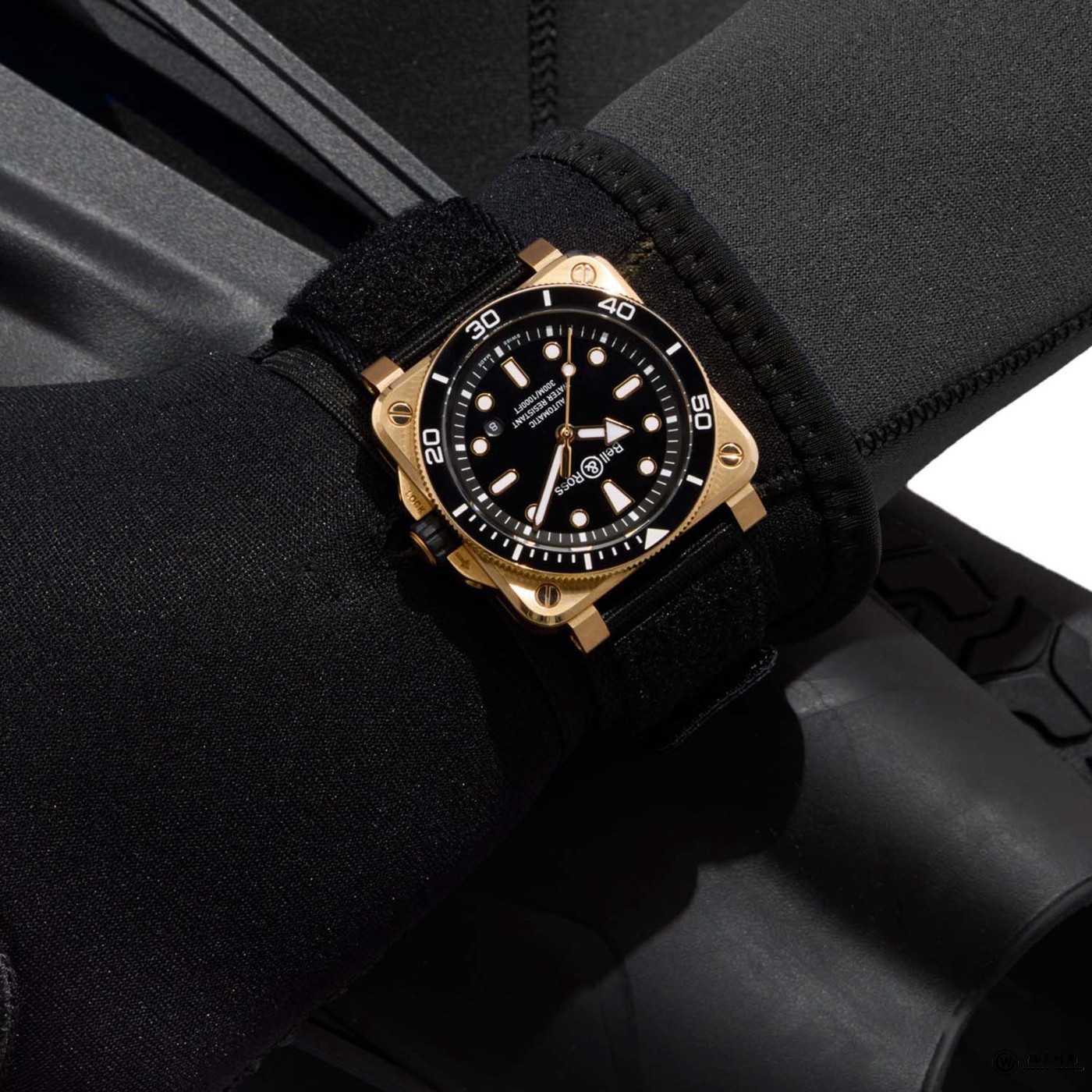 柏莱士推出BR-03 Diver黑色青铜限量版腕表