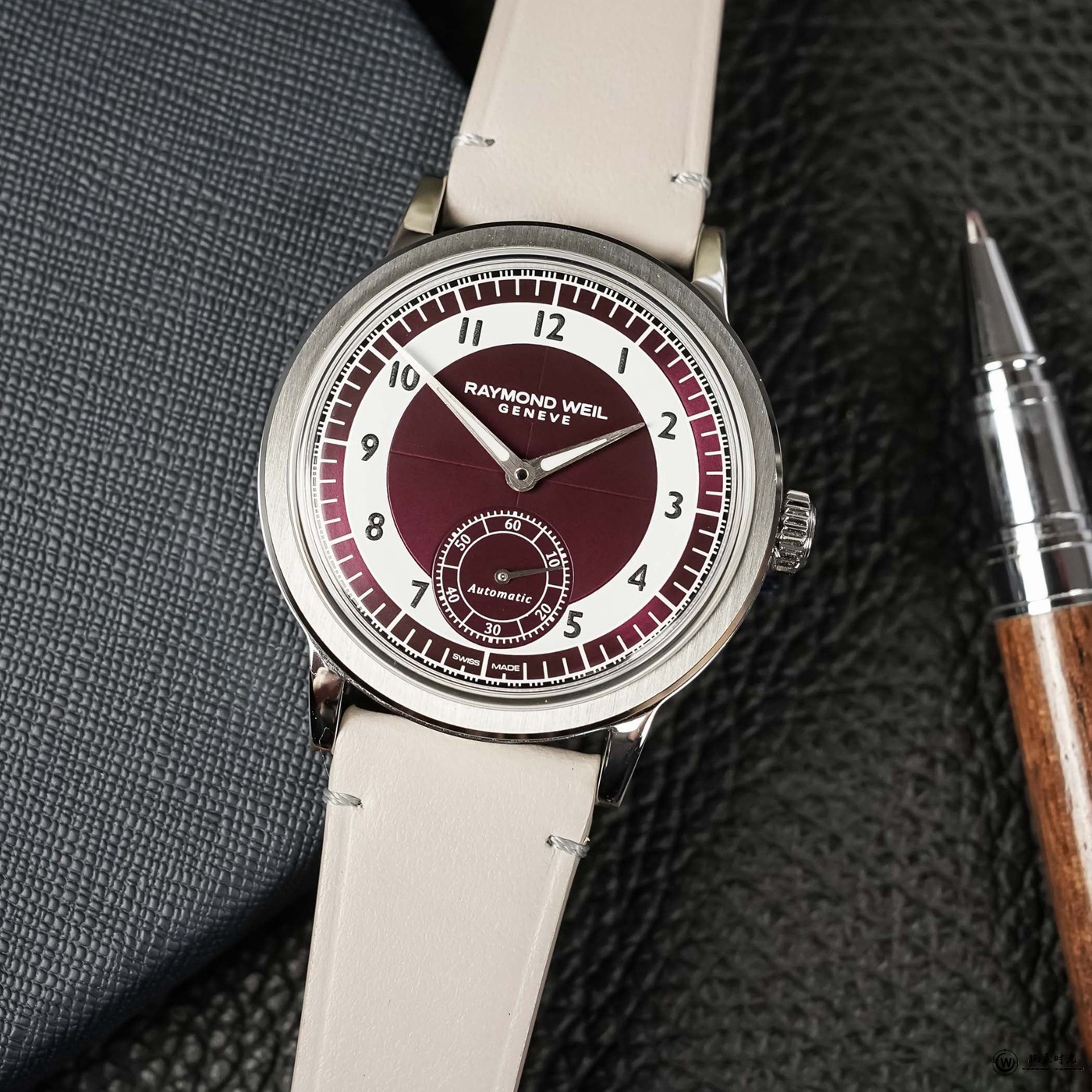 雷蒙威推出三款复古系列小秒针“Tuxedo”表盘39毫米腕表