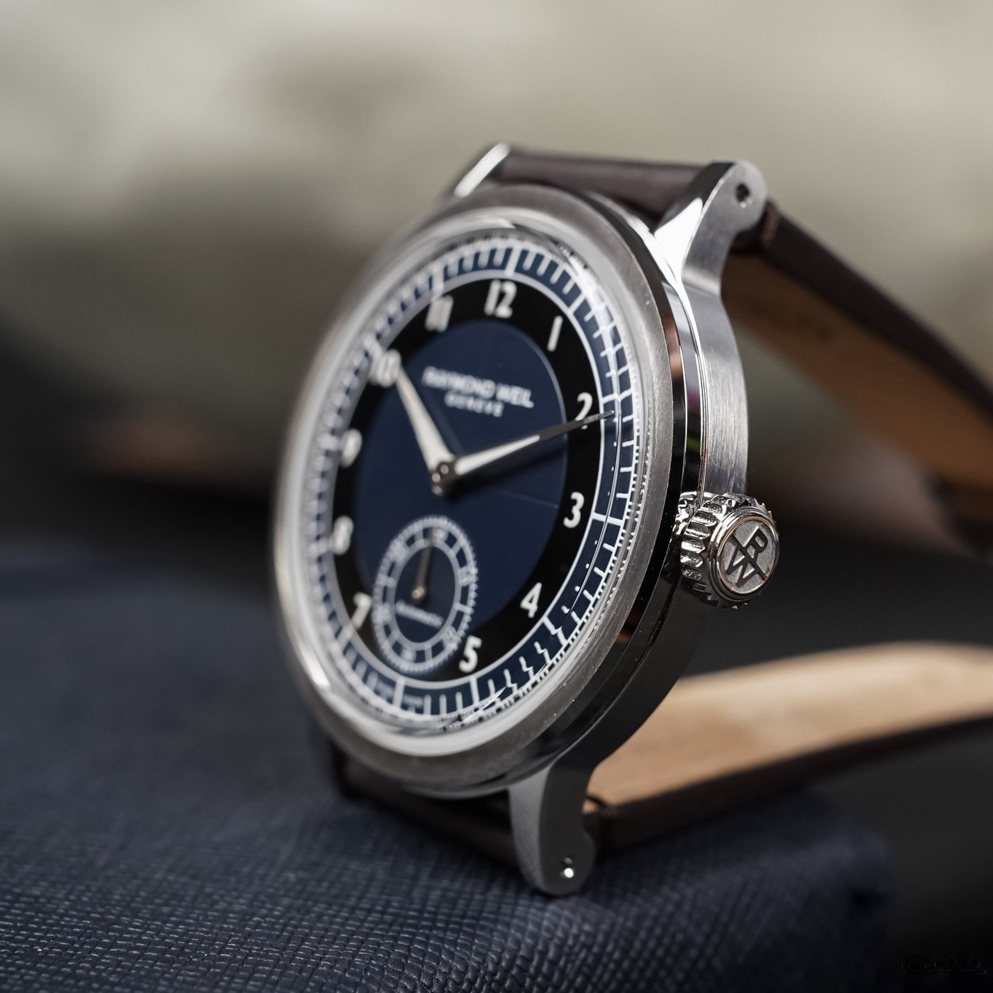 雷蒙威推出三款复古系列小秒针“Tuxedo”表盘39毫米腕表