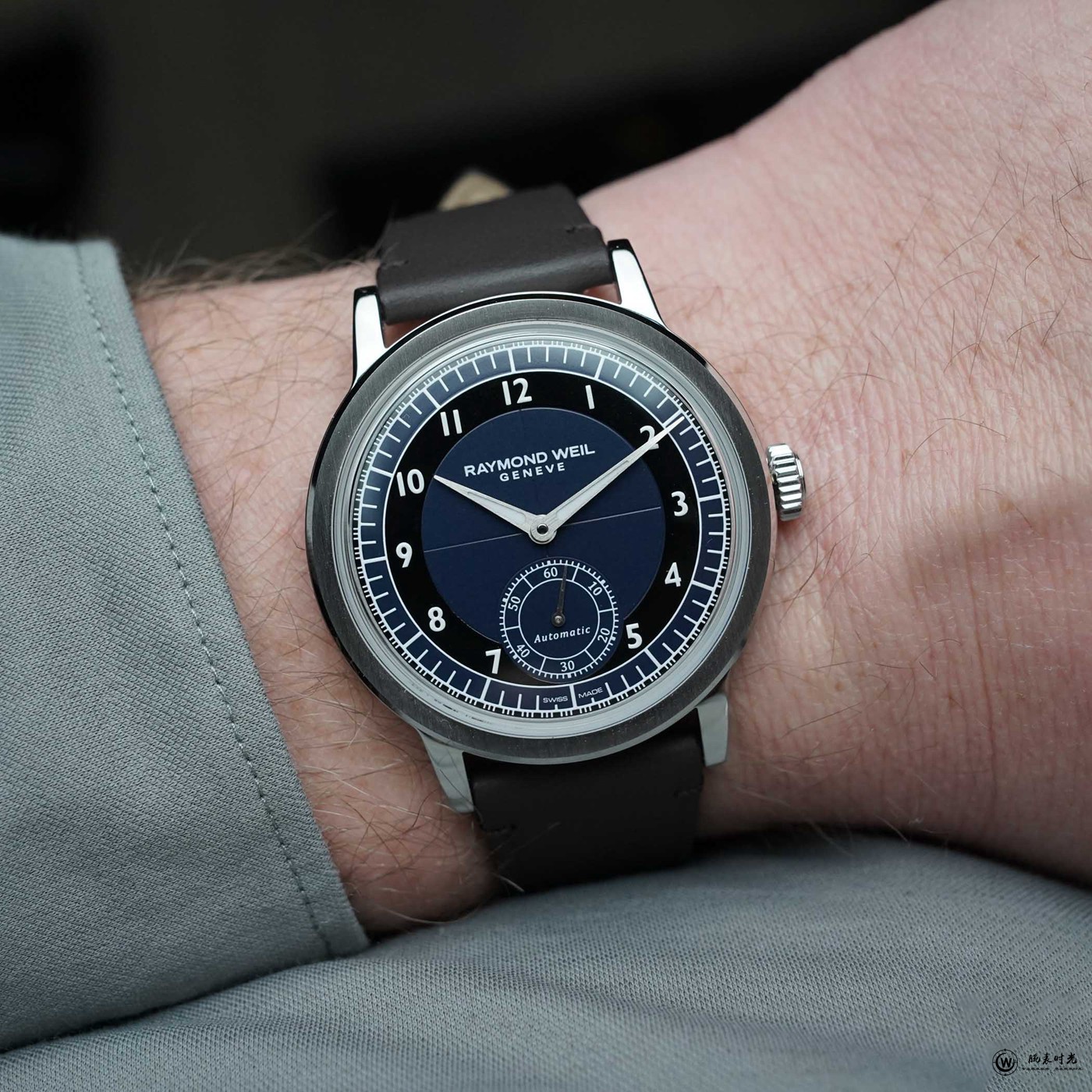 雷蒙威推出三款复古系列小秒针“Tuxedo”表盘39毫米腕表