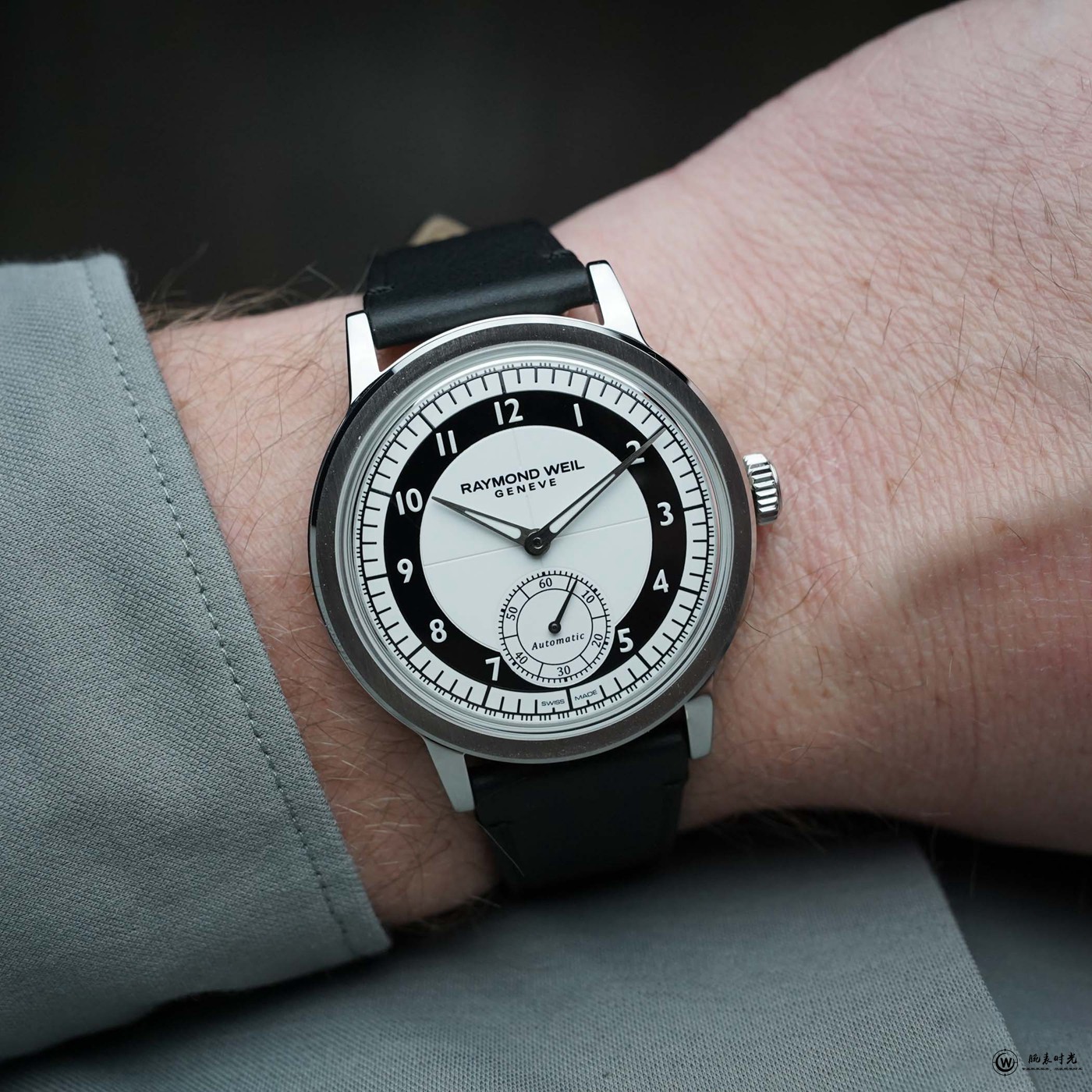 雷蒙威推出三款复古系列小秒针“Tuxedo”表盘39毫米腕表
