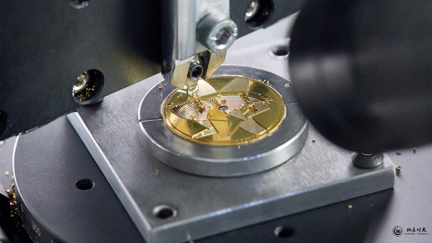 至臻匠艺，卓然优雅 孔雀表全新探索系列·翎眸双款焕新