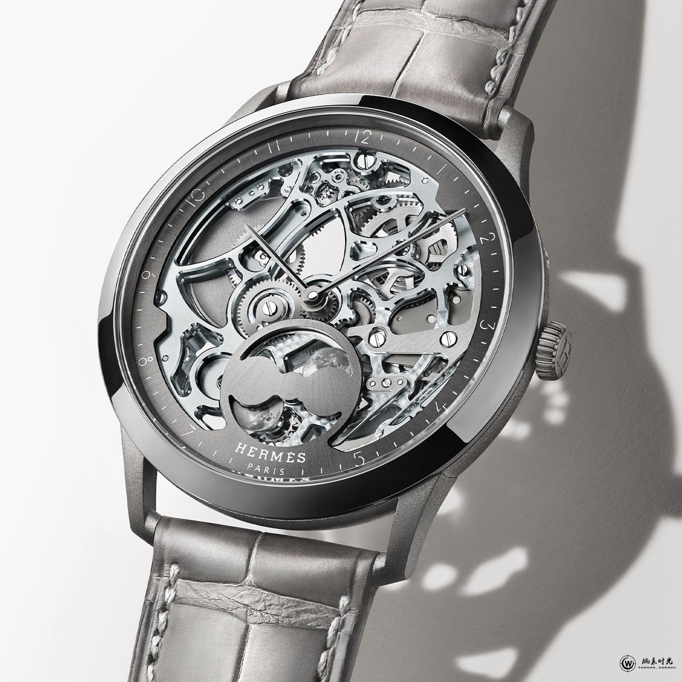 爱马仕推出两款Slim d'Hermes Squelette Lune腕表
